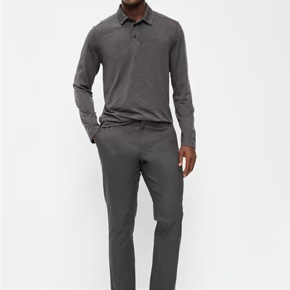Old Navy Athletic Tech Ultimate slim built in flex